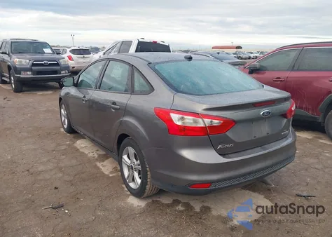 2014 Ford Focus Se z USA, uszkodzony, nr VIN 1FADP3F29EL345823